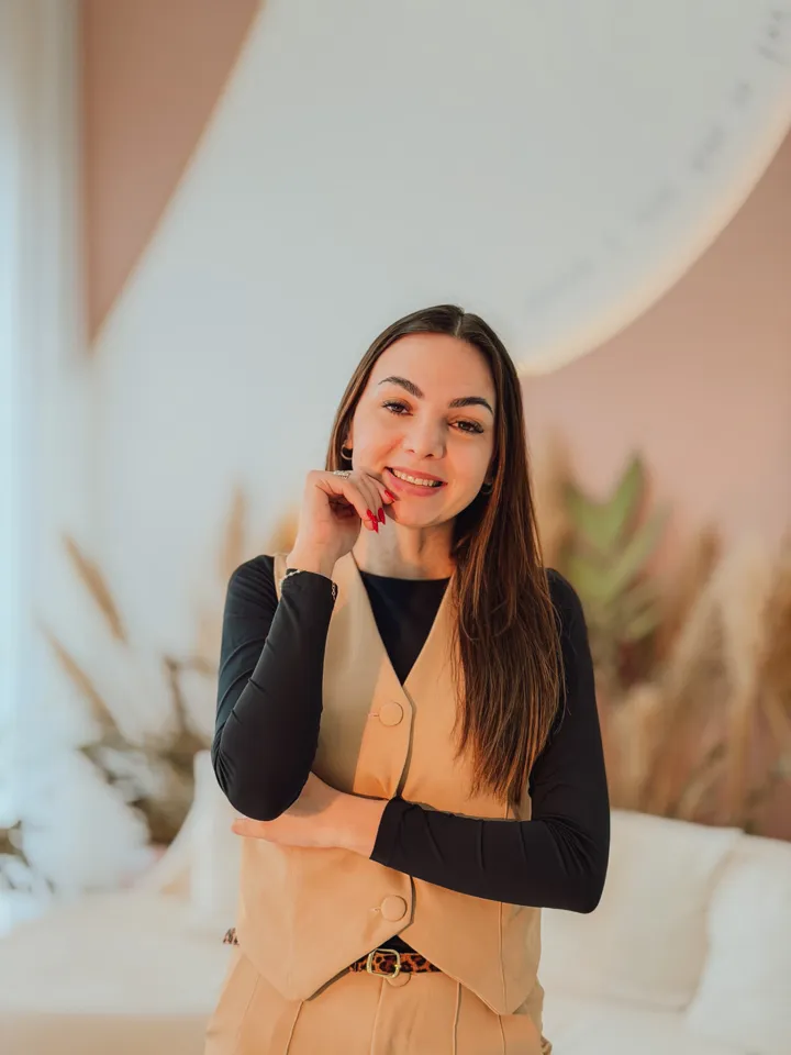 Profissional da Livi Beauty Studio em Sapucaia do Sul